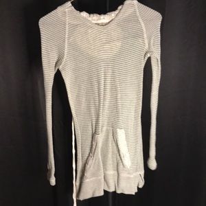 long sleeve green shirt with lace hood